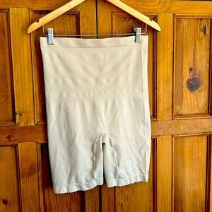 yummie High Waisted shaping short (1X/2X)